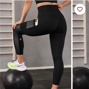 FABLETICS High-Waisted Pocket Capri, size S, black